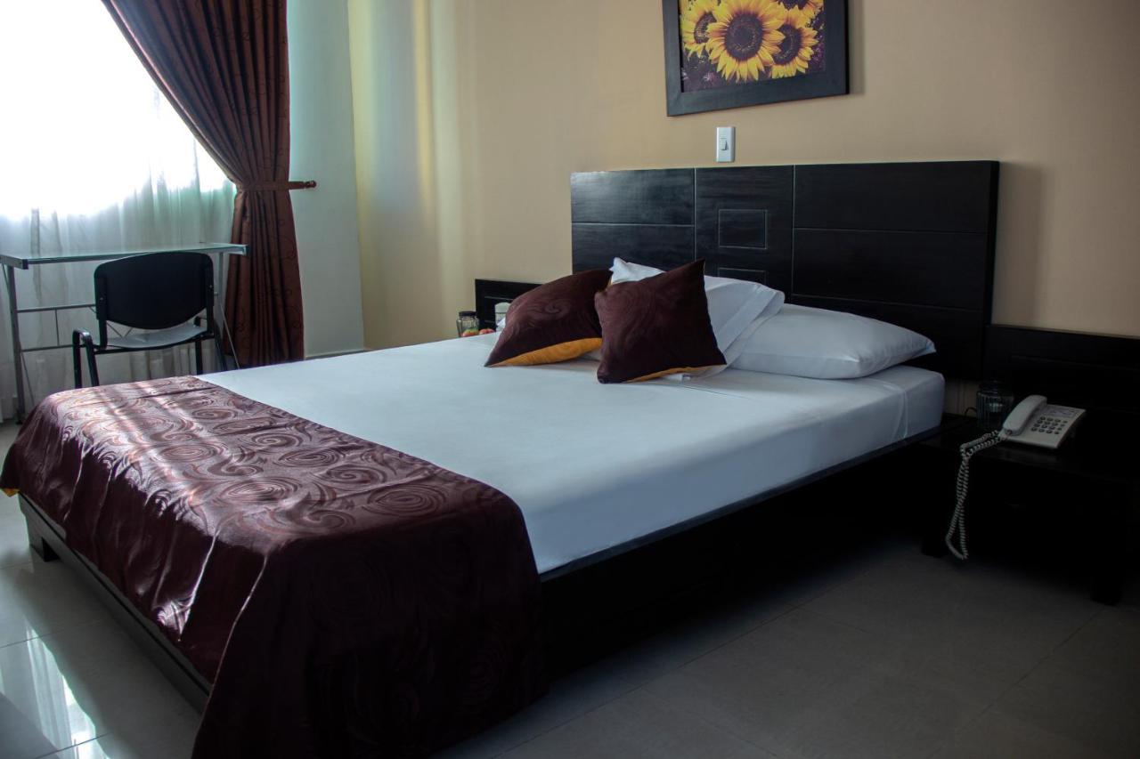 Hotel Plazuela San Ignacio Μεντεγίν Εξωτερικό φωτογραφία