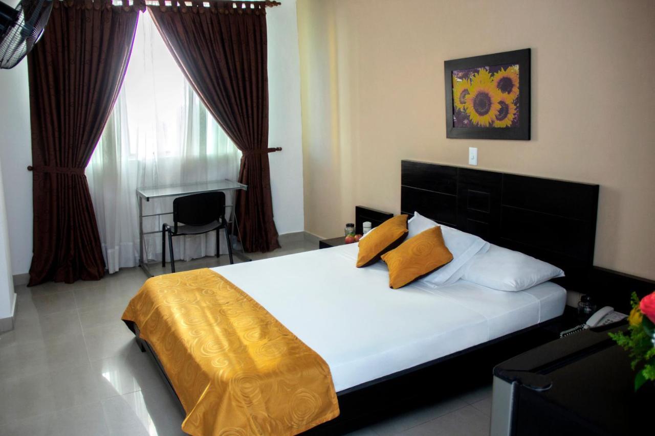 Hotel Plazuela San Ignacio Μεντεγίν Εξωτερικό φωτογραφία